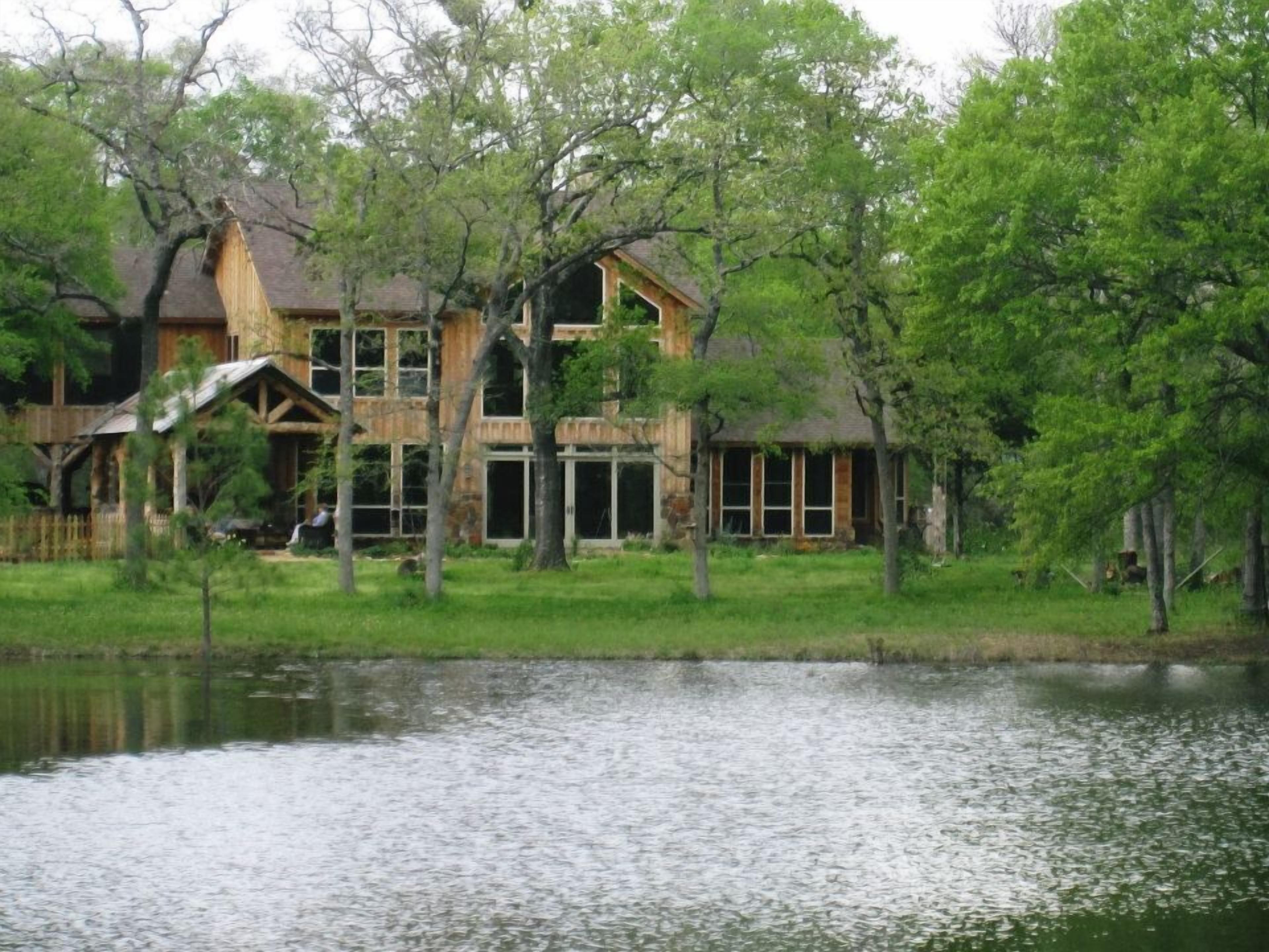 Loblolly Lake: Colorado lodge meets Texas paradise