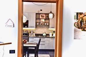 Dining - Modern apartment between Milan and Como (Cogliate)
