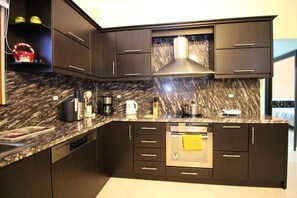 Refrigerador, placa de cocina