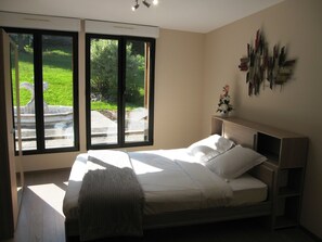 3 bedrooms, iron/ironing board, travel crib, free WiFi - "Les ATLANTES", beautiful and NEW vacation home in Alsace, in the Munster Valley (Soultzeren)