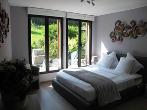 3 bedrooms, iron/ironing board, travel crib, free WiFi - "Les ATLANTES", beautiful and NEW vacation home in Alsace, in the Munster Valley (Soultzeren)