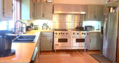 ¡Ski Lodge privado con jacuzzi gigante a menos de dos millas de Sugarbush!