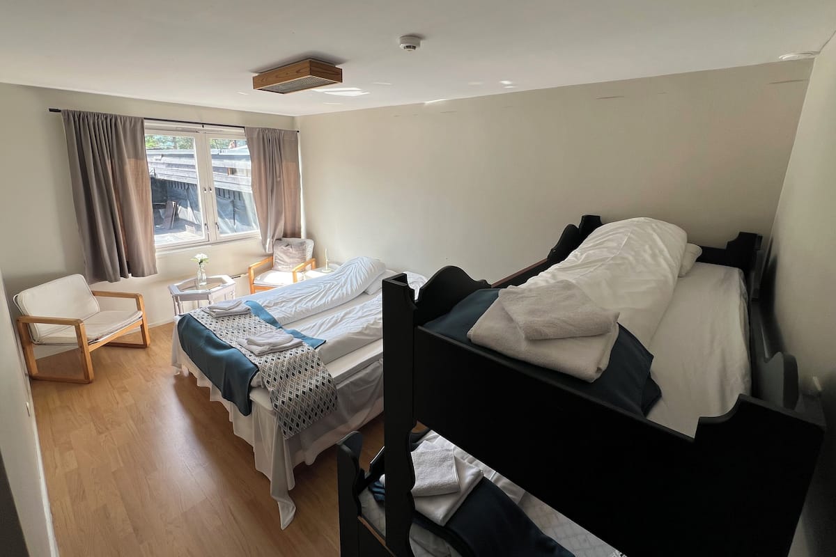 Pillow-top beds, bed sheets