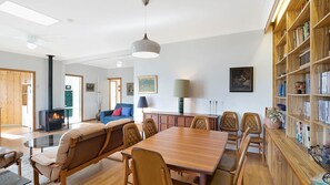 Interior - Inlet Views @ 20 The Loop (NAROOMA)