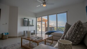 Smart TV - Casa Mar Ocean View and short walk to beach 2 bdrm 2 bath Condo (Playa del Carmen)