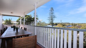 Outdoor dining - Patch of Paradise - Iluka (Tea Gardens)