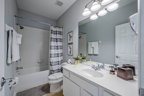 Hårføner og håndklær