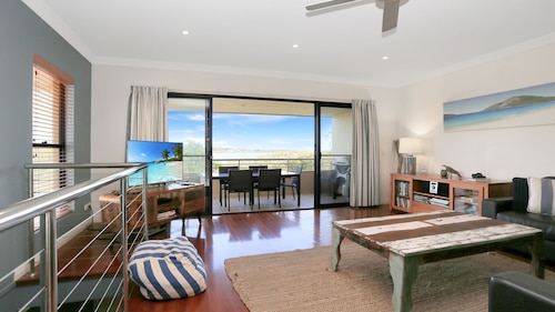 Magnificent Views  - Mariners Mark 3