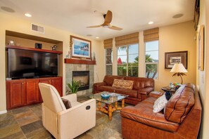 薄型テレビ、暖炉、Netflix、Hulu