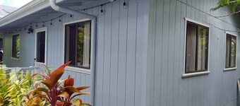 El Ohana Cottage está perfectamente situado cerca de todos los servicios, pero en una zona tranquila.