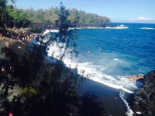 The Ohana Cottage, your perfect Hilo Getaway!