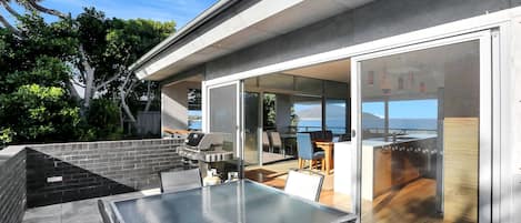 تناول الطعام بالخارج