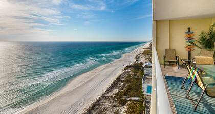 Syksyn päivämäärät saatavana! Beachfront Condo kauniisti päivitetty Beach Service