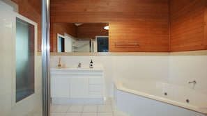 Bathtub