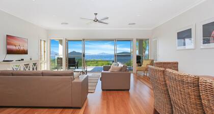 Bays Edge - Waterfront home