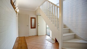 Interior - Barnacle - Pet Friendly (Winda Woppa)