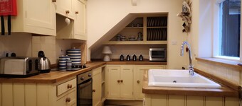 Hytte i sentrum av Whitby - vakker utsikt over kysten og klosteret 