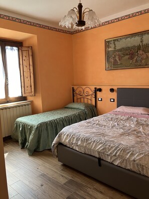 2 bedrooms, free WiFi, bed sheets - B&B da paola ............................................... ..................... (Campo Tizzoro)