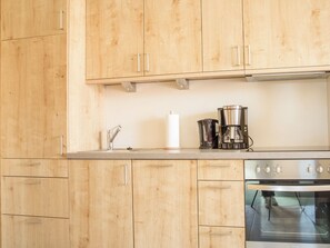 Kühlschrank, Ofen, Herdplatte, Geschirrspüler