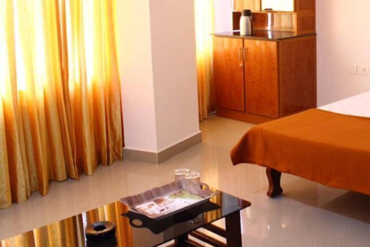 Double A/C Room | Desk, laptop workspace, rollaway beds (surcharge), WiFi (free)