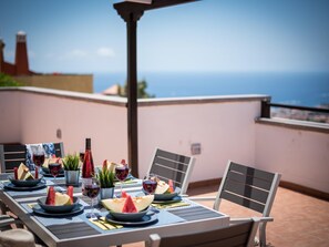 Outdoor dining - 2.Charming VILLA Private Pool and sea view (Adeje)