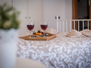 4 Schlafzimmer, Bügeleisen/Bügelbrett, Internetzugang, Bettwäsche