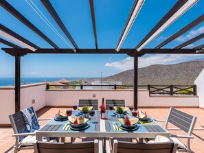 Outdoor dining - 2.Charming VILLA Private Pool and sea view (Adeje)