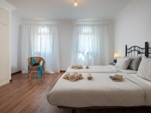 4 bedrooms, iron/ironing board, internet, bed sheets - 2.Charming Villa Private Pool and sea view (Adeje)