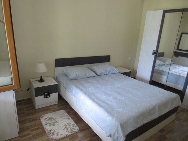 1 bedroom, iron/ironing board, WiFi