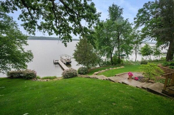 Property grounds - Large Family Lake Oasis with exquisite log furniture charm! (Clear Lake)