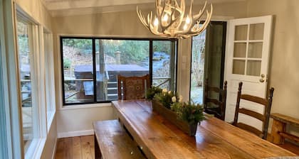 Creekside Mountain Retreat with Hot Tub, 2 Firepits & Starlink WiFi!
