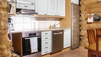 Jääkaappi, mikroaaltouuni, astianpesukone