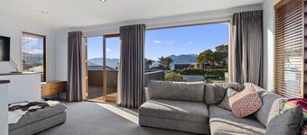 Lake Hawea Haven - Lake Hawea Holiday Home