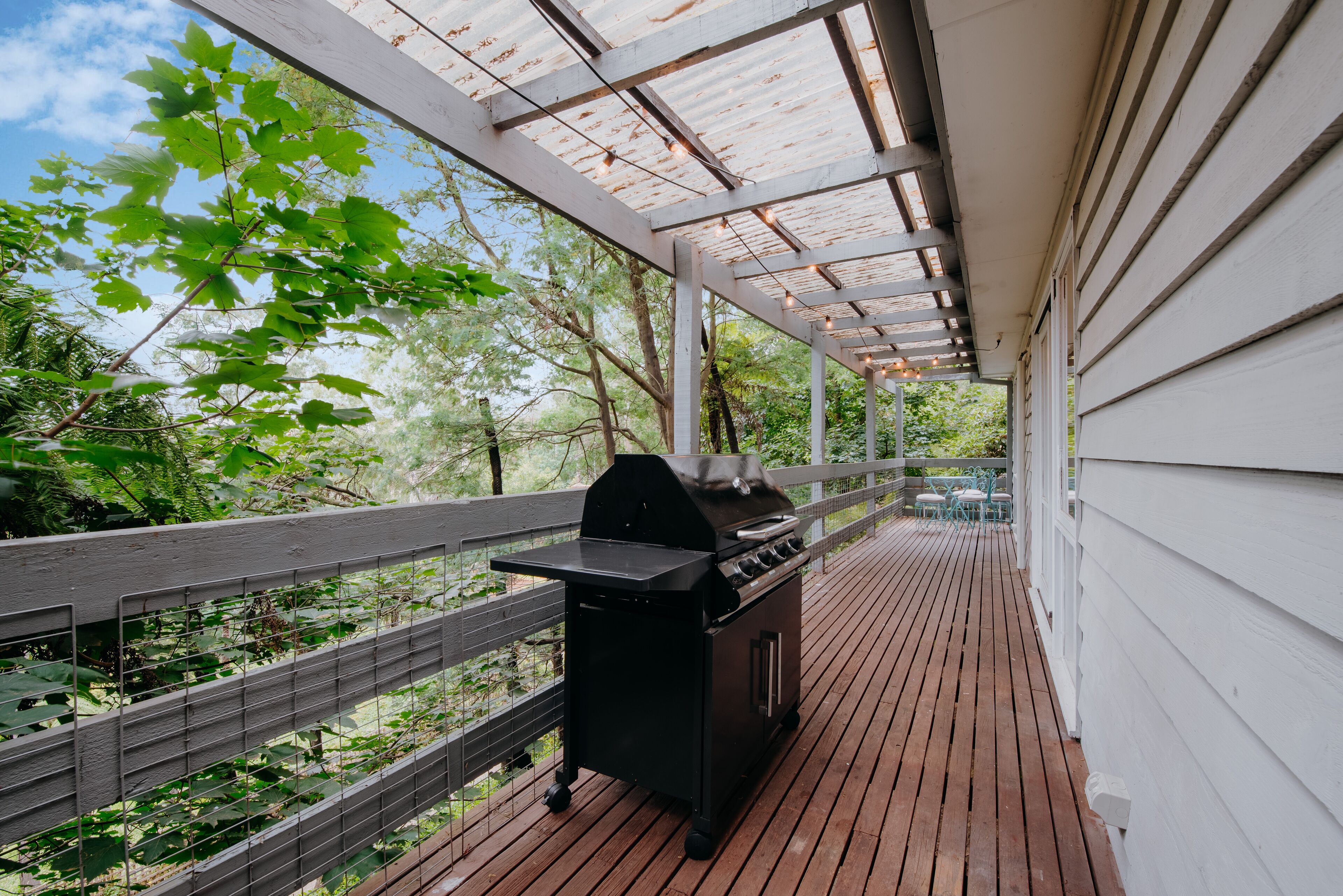 Tranquil hideaway in the rainforest — image 18