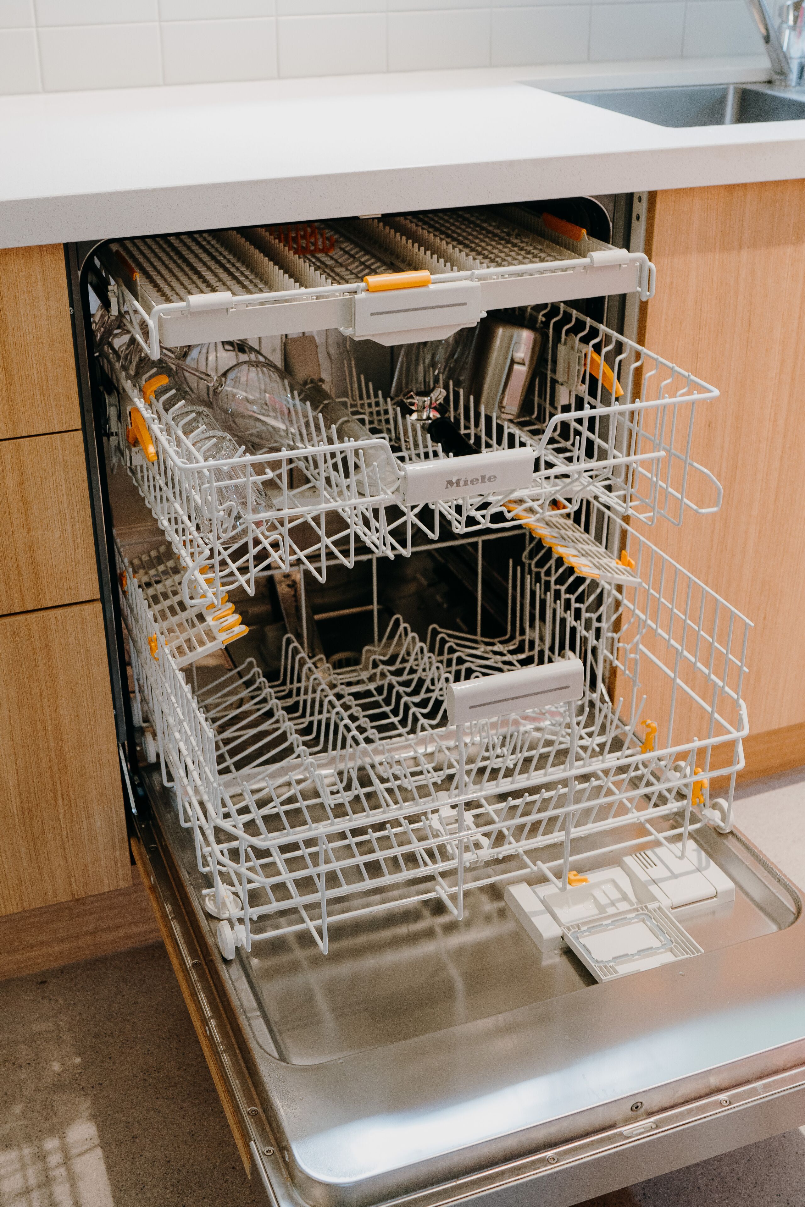 Tranquil hideaway in the rainforest — image 3