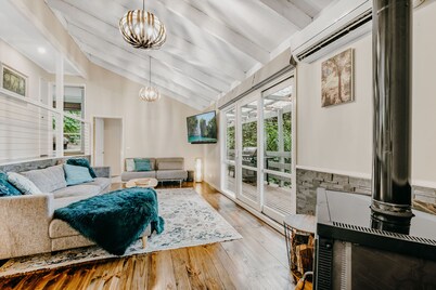 Tranquil hideaway in the rainforest