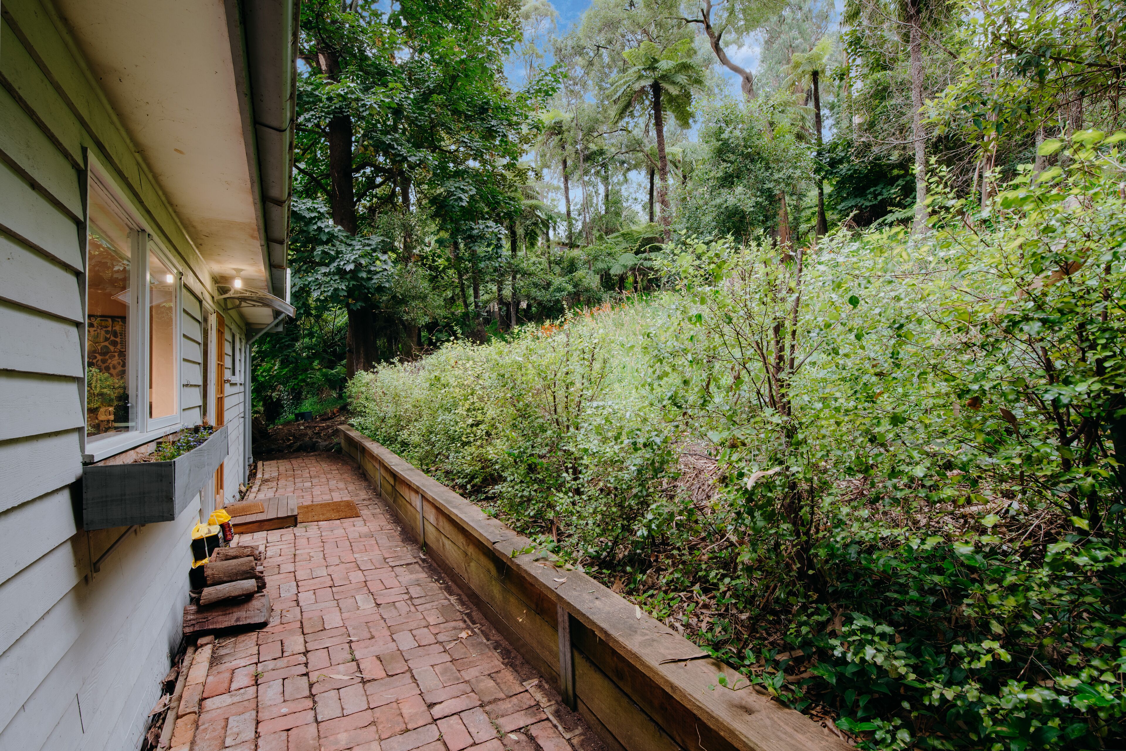 Tranquil hideaway in the rainforest — image 20