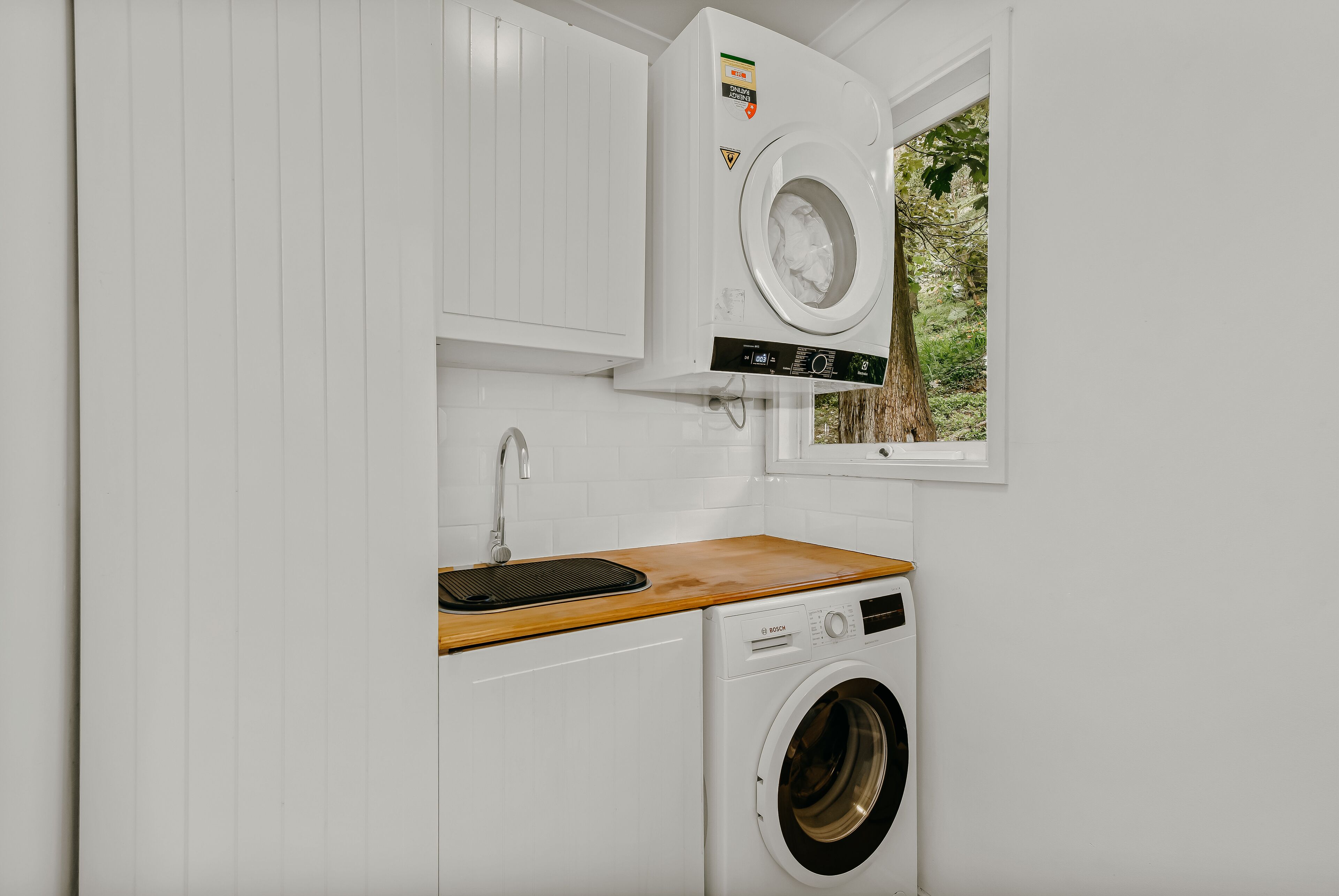 Tranquil hideaway in the rainforest — image 4