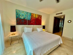 2 Schlafzimmer, Zimmersafe, BĂŒgeleisen/BĂŒgelbrett, WLAN
