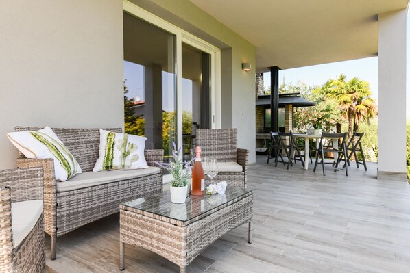 Outdoor dining - Casa Linda (Pacengo)