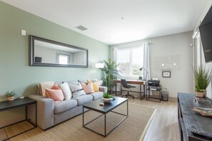 Smart TV, Netflix, streaming services, printers