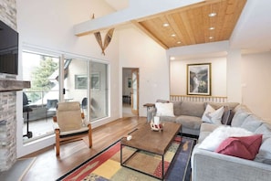 TV, fireplace, offices