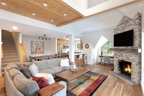 TV, fireplace, offices