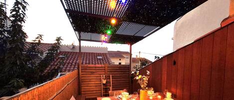 تناول الطعام بالخارج