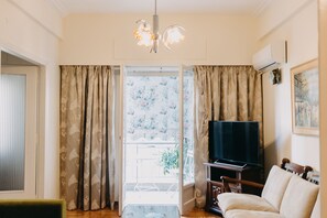 TV - Best House, Attiki metro, Athens (Athina)