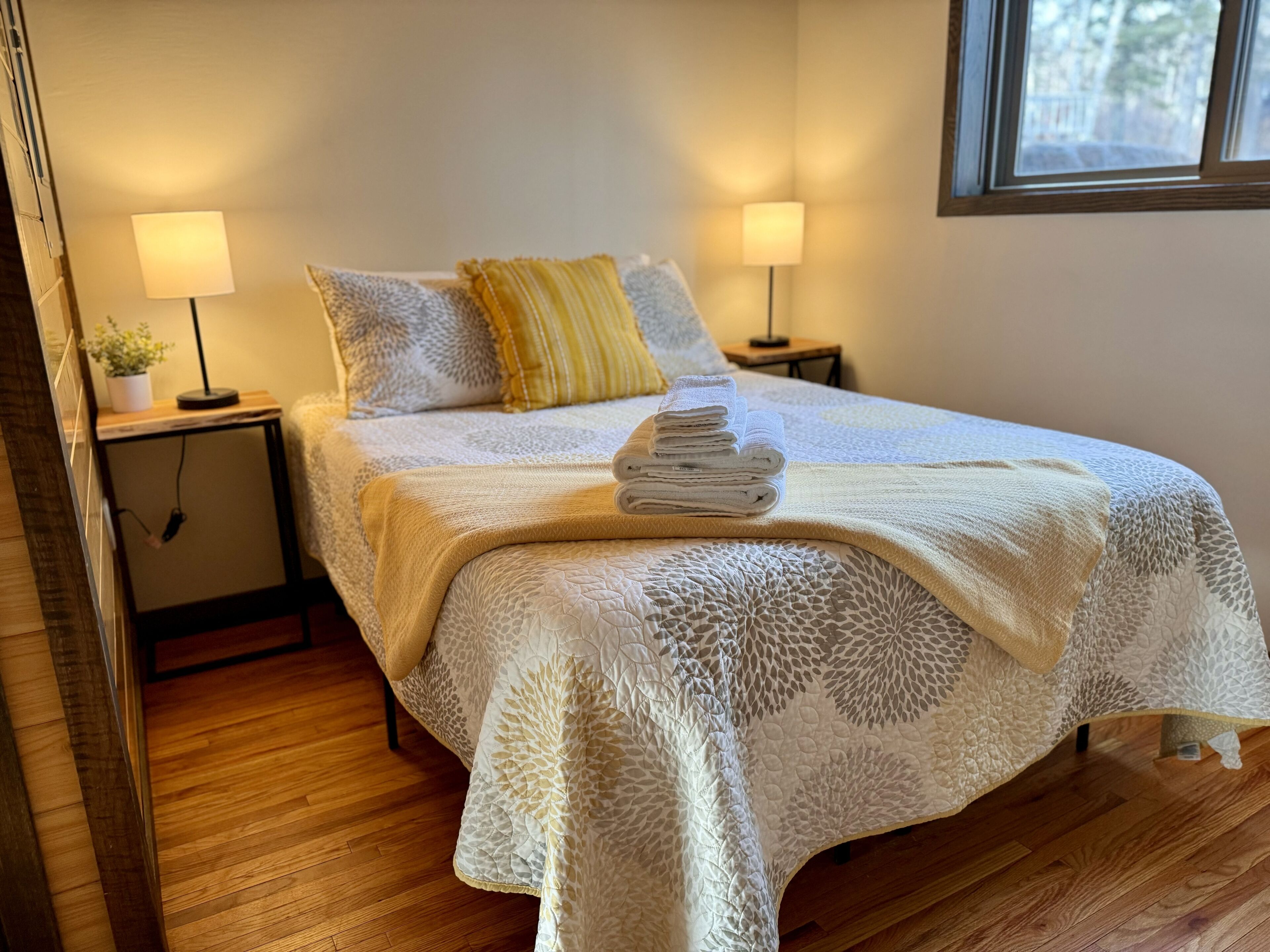 Encampment Trailside 4Plex Suite | Access  to Gooseberry Park | Pets | Lake View