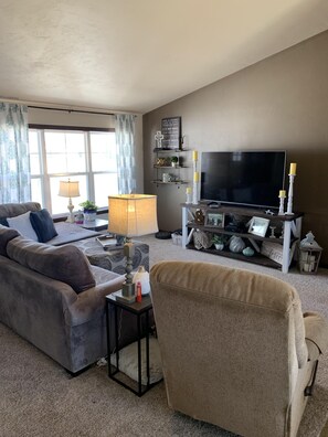 Smart TV, DVD player, offices