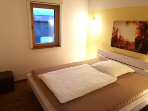 1 camera, culla da viaggio, Wi-Fi gratuito, lenzuola