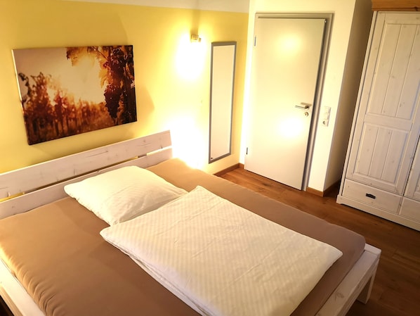 1 bedroom, travel cot, free WiFi, bed sheets