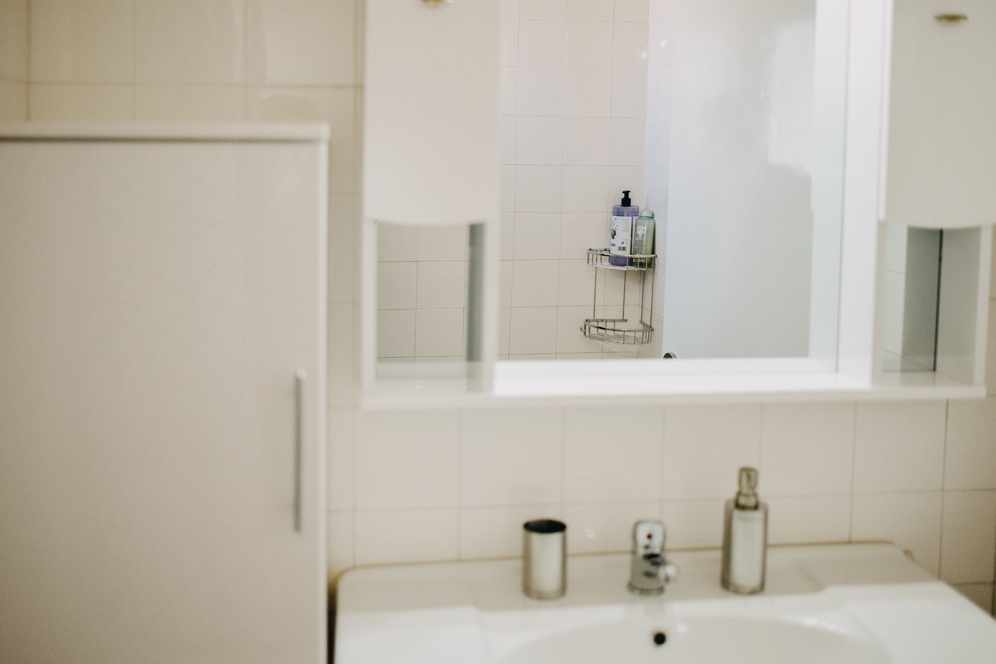 Een douche, een haardroger, handdoeken